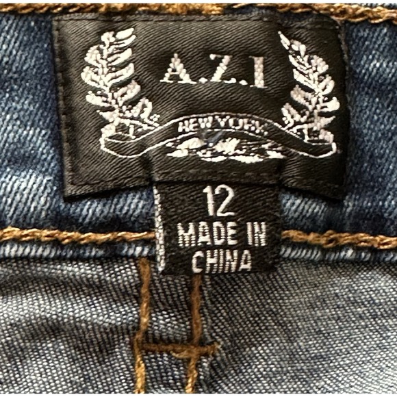 Azi Jean Shorts Floral Embellished Rhinestones 30 in waist Size 12 - Picture 3 of 5